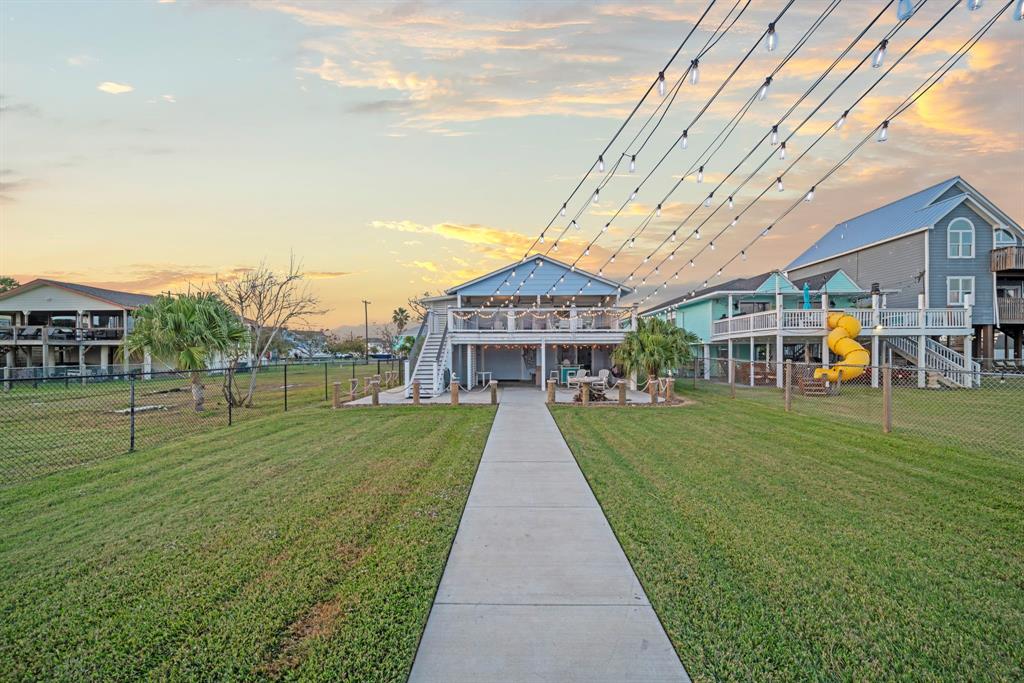 1407 John Street, San Leon, Texas image 2