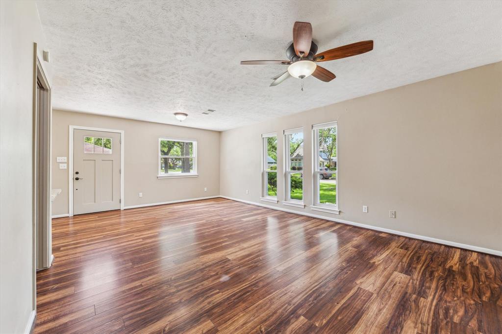 508 Williamsburg Circle