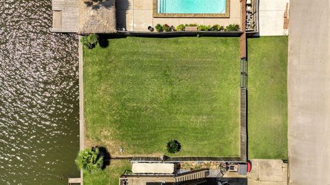 Photo of 420 Ling Street, Bayou Vista, TX 77563 (MLS # 73203144)
