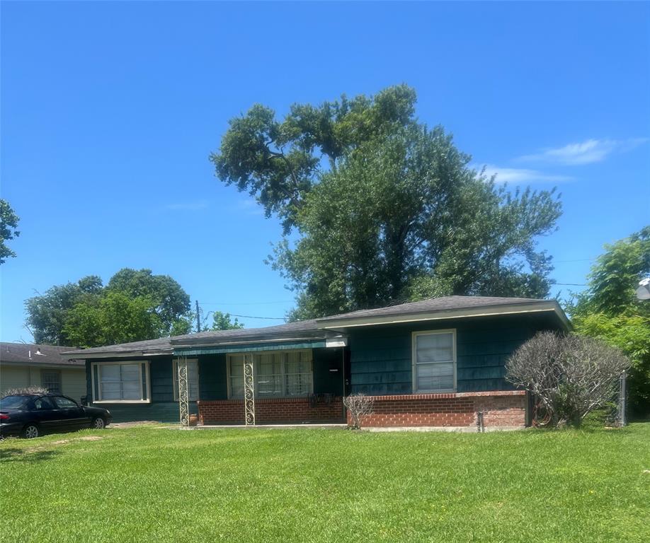 5707 Lyndhurst Drive, Houston, Texas image 1