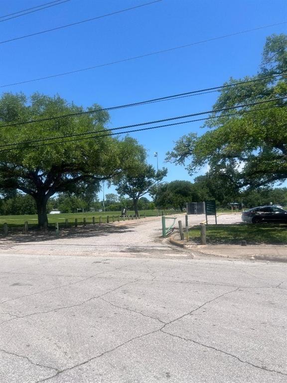 5707 Lyndhurst Drive, Houston, Texas image 11