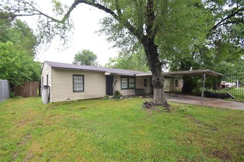 Single Family Residence in Houston TX 7726 Darnay Drive.jpg