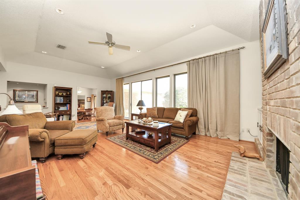 87 Crestwood Circle