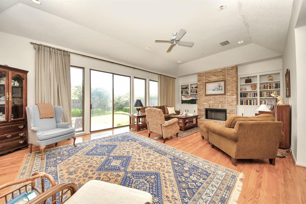 87 Crestwood Circle