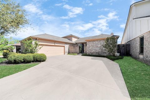 87 Crestwood Circle Sugar Land TX 77478