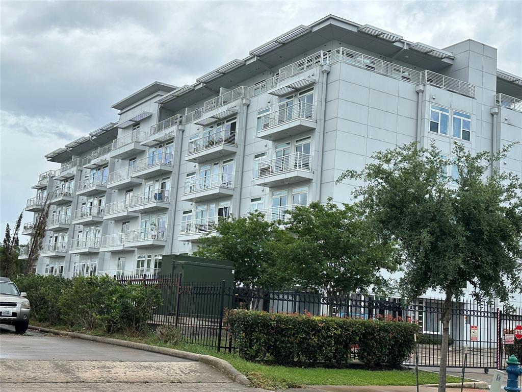 6955 Turtlewood Drive #602, Houston, Texas image 1