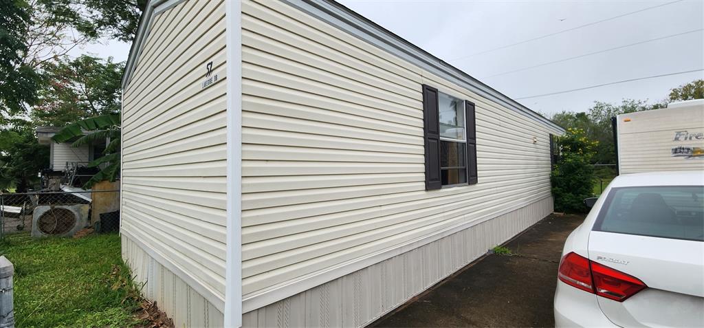 57 Lakeside Drive, Los Fresnos, Texas image 2