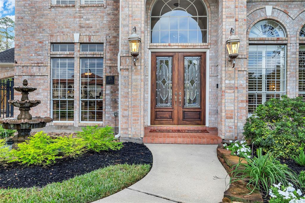 18 Leeward Cove Drive