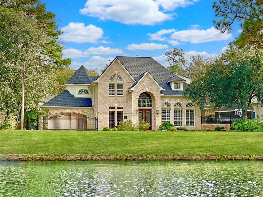 18 Leeward Cove Drive