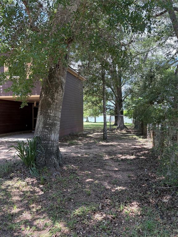104 Crooked Creek Drive, Sheridan, Texas image 17