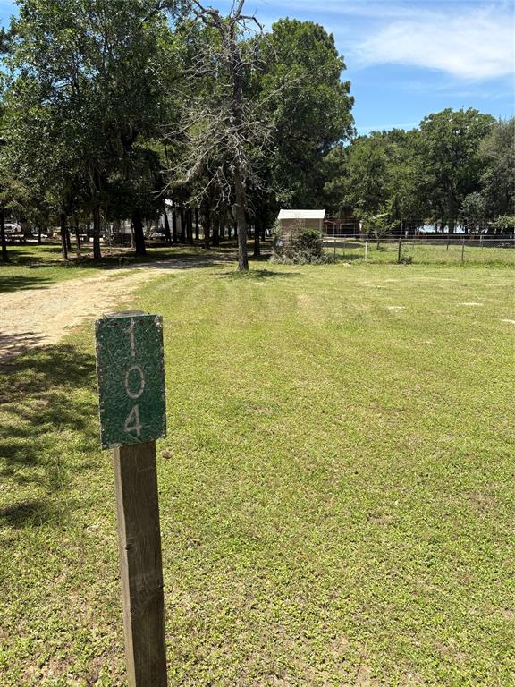104 Crooked Creek Drive, Sheridan, Texas image 7