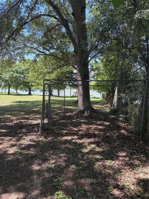 104 Crooked Creek Drive, Sheridan, Texas image 25