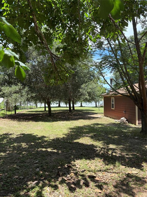 104 Crooked Creek Drive, Sheridan, Texas image 20