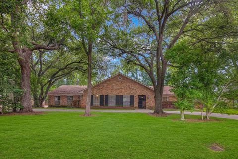 A home in Lake Jackson