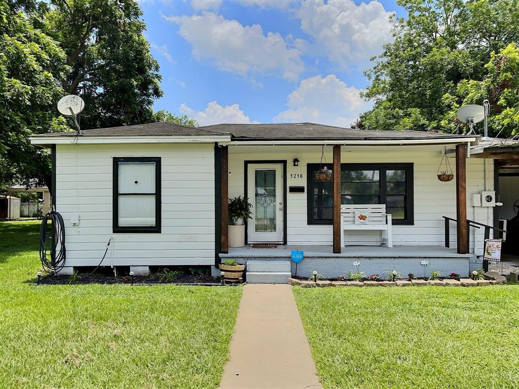 1216 12th Street, Bay City, Texas image 1
