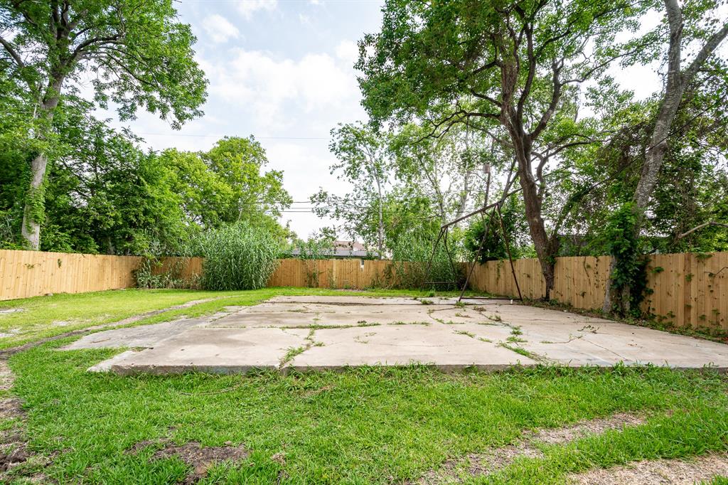 308 Greenbriar Drive, Baytown, Texas image 30