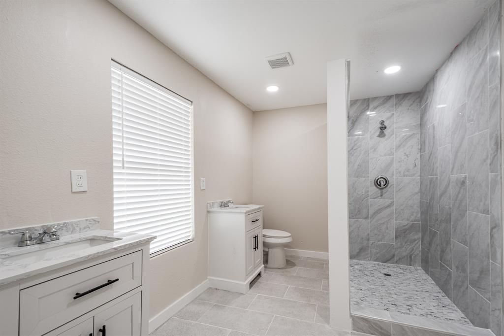 308 Greenbriar Drive, Baytown, Texas image 19