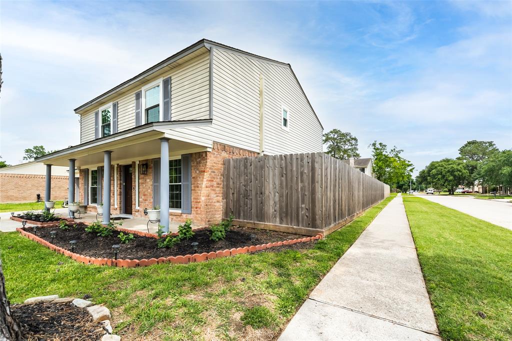 18502 Mellowgrove Lane, Spring, Texas image 2