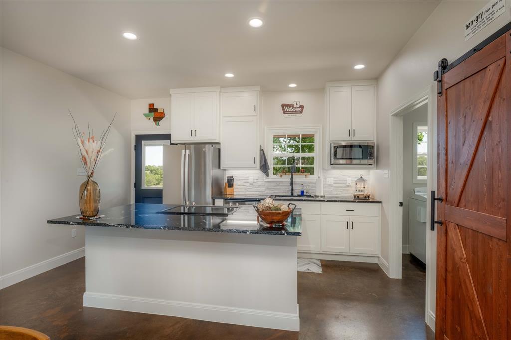 108 High Meadow Court Ct, Schulenburg, Texas image 5