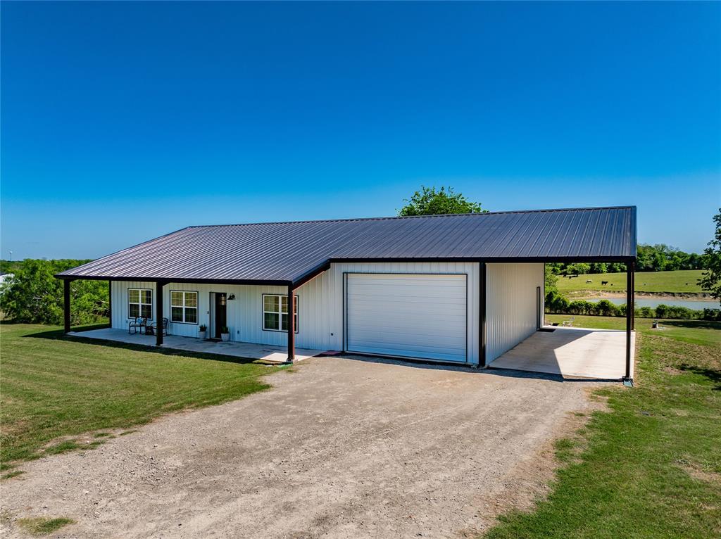 108 High Meadow Court Ct, Schulenburg, Texas image 2
