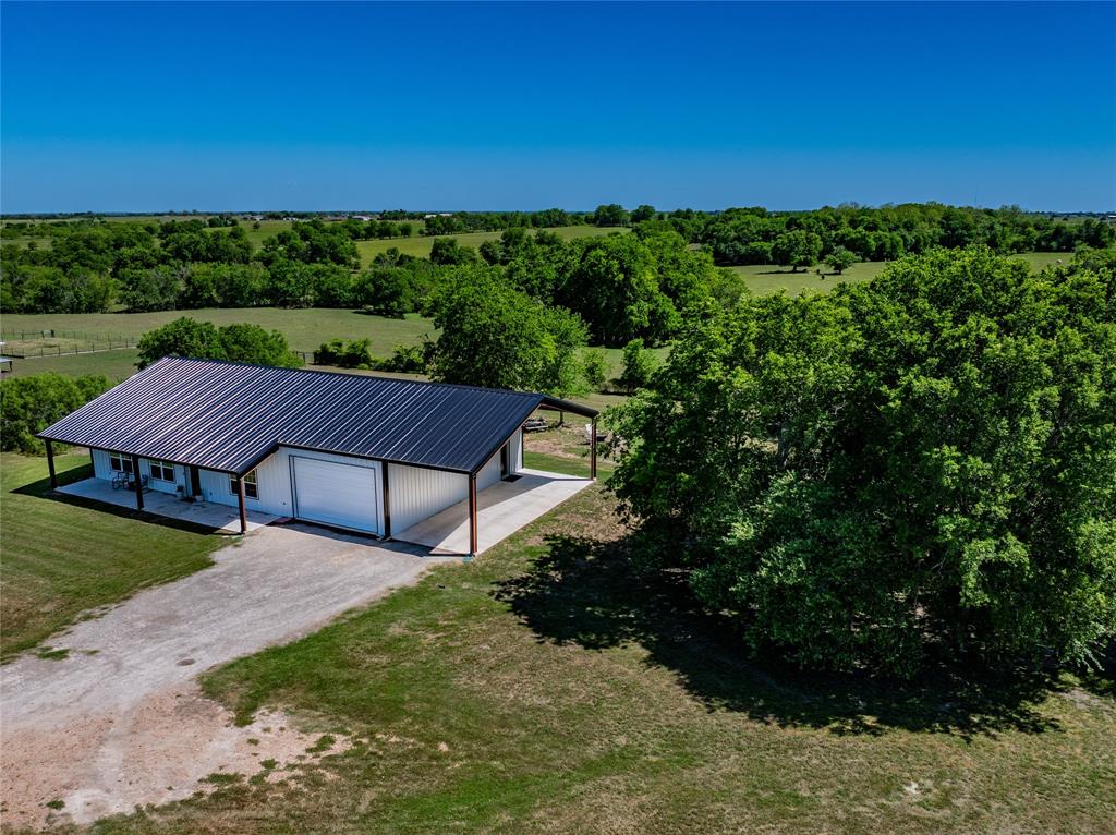 108 High Meadow Court Ct, Schulenburg, Texas image 4
