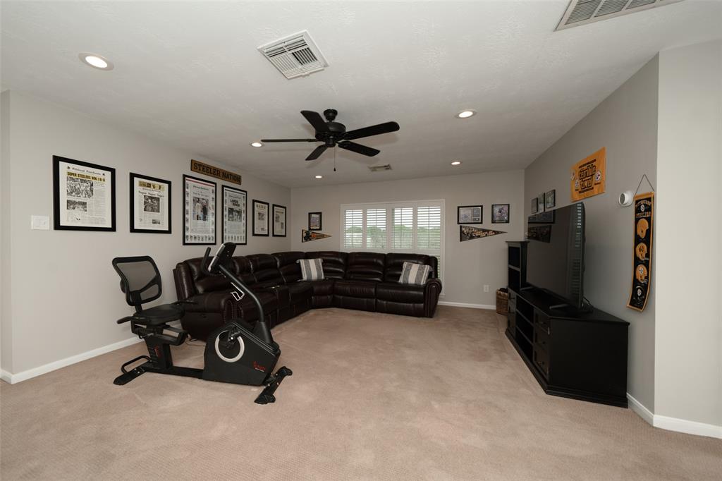 887 Victoria Lakes Drive, Katy, Texas image 34