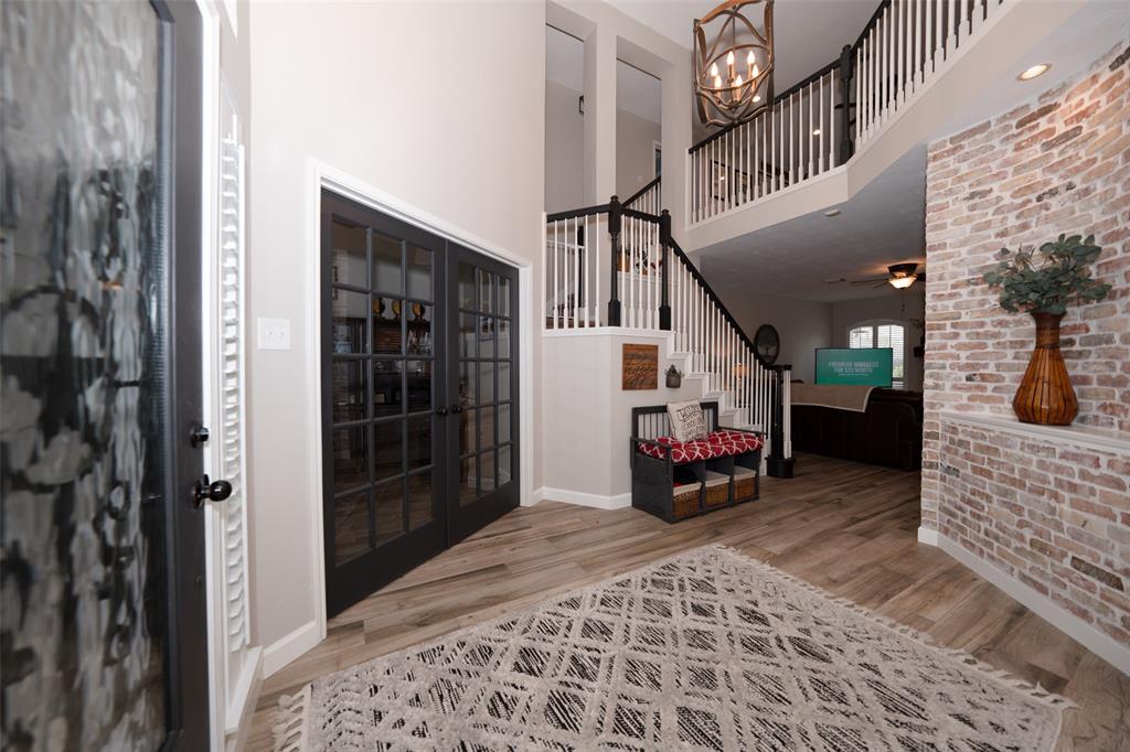 887 Victoria Lakes Drive, Katy, Texas image 10