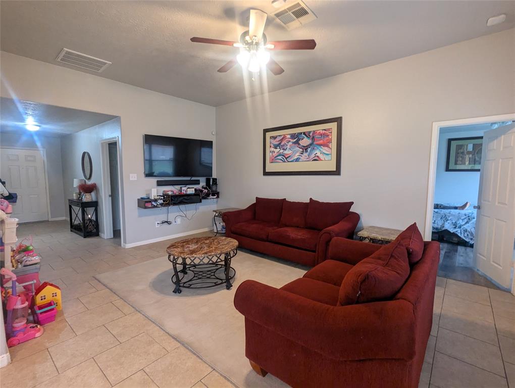 9103 Stingray Court, Texas City, Texas image 12