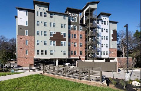 Condo For Rent - 1800 S I-35 Service Rd<br/> Austin, TX 78704