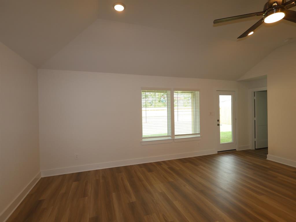 17343 Silver Birch Court, New Caney, Texas image 3