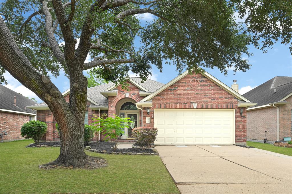 1815 Gillingham Way, Pasadena, Texas image 1