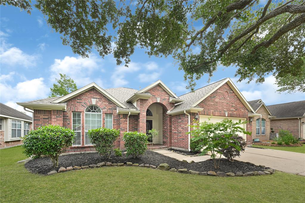 1815 Gillingham Way, Pasadena, Texas image 2