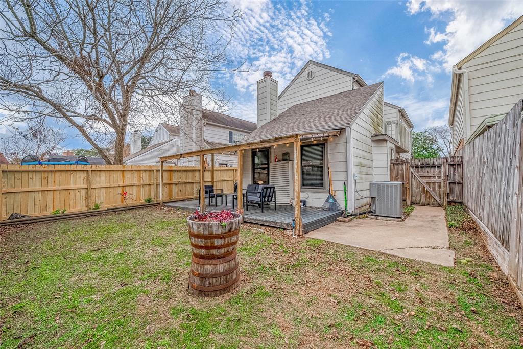 1411 S 8th Street, La Porte, Texas image 33