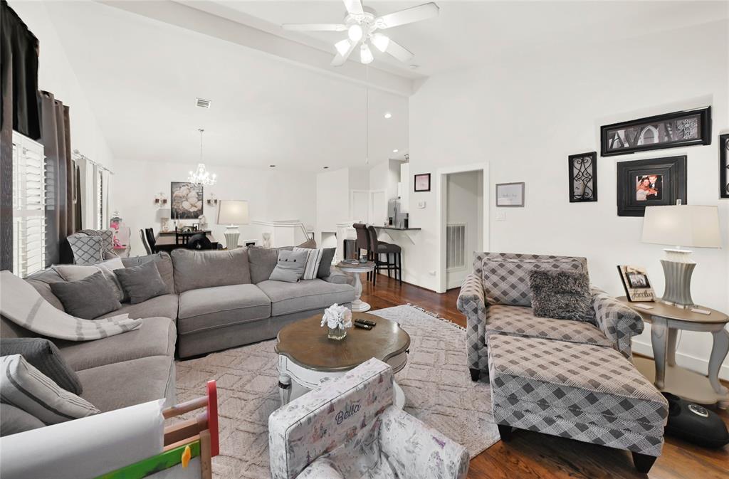 914 W 25th Street 2