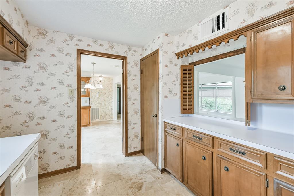 2014 Round Spring Drive, Kingwood, Texas image 13