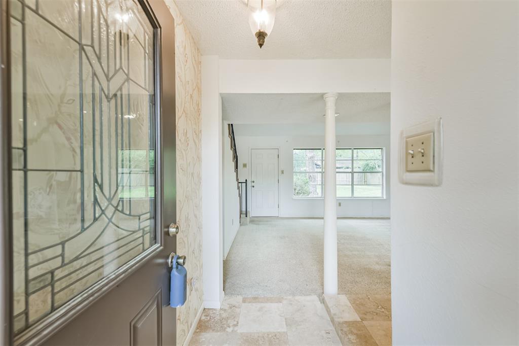 2014 Round Spring Drive, Kingwood, Texas image 4
