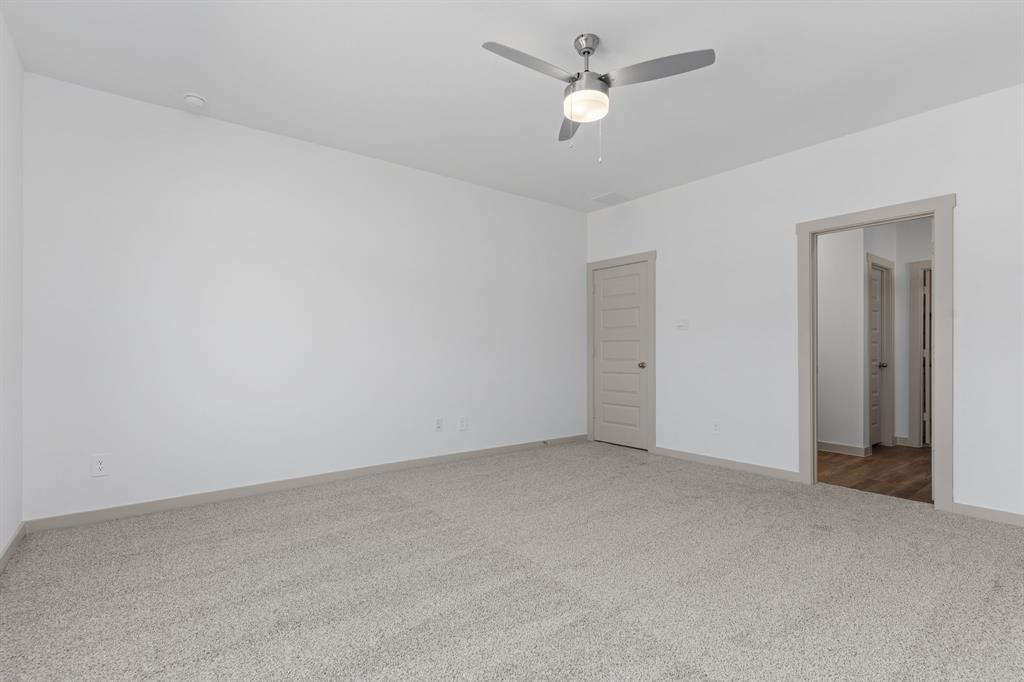 407 Emma Street, Angleton, Texas image 8