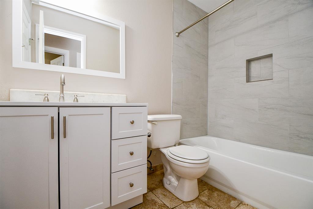 1214 Ashwood Drive Dr, Sugar Land, Texas image 17