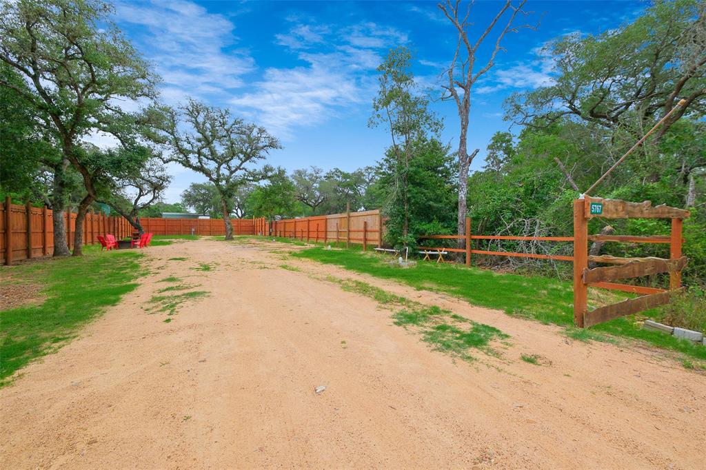 5767 W 4th Street, Sheridan, Texas image 4