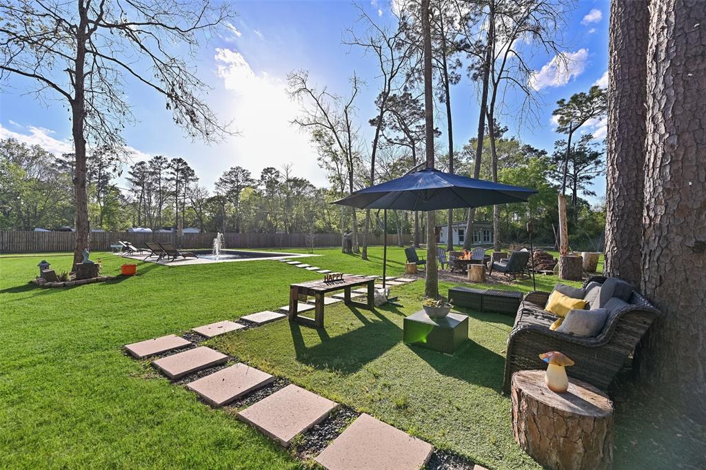 5830 Pine Tree Trail, Alvin, Texas image 2