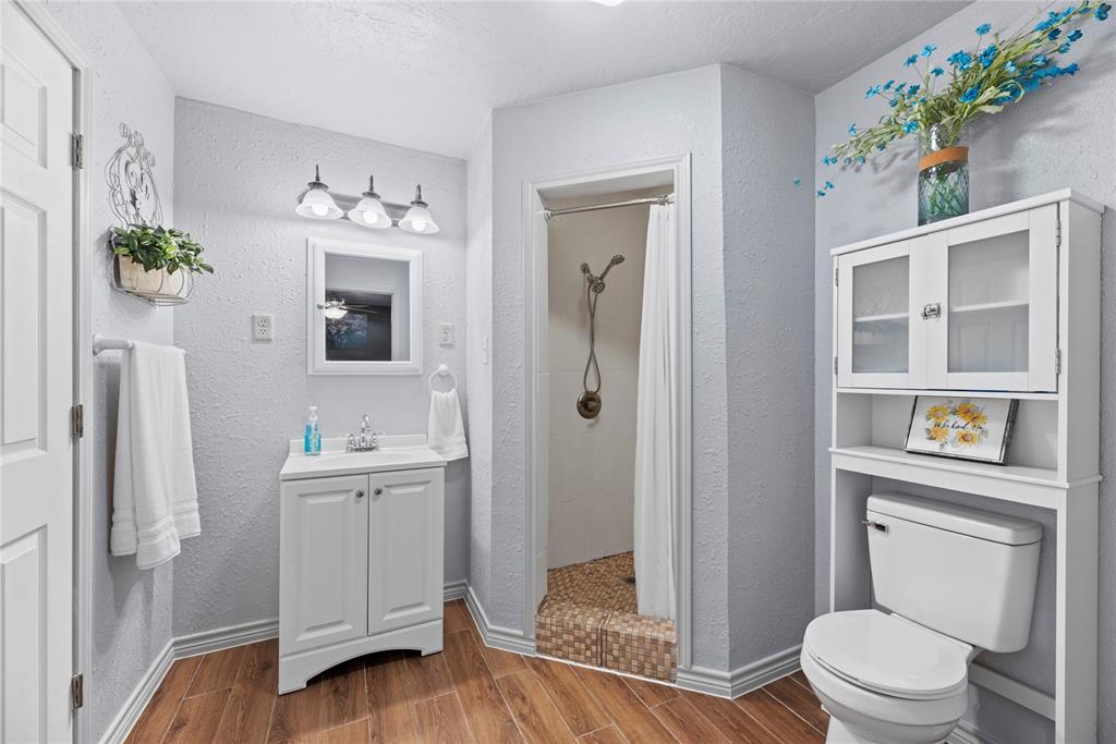 1719 Maryon Street, Baytown, Texas image 27