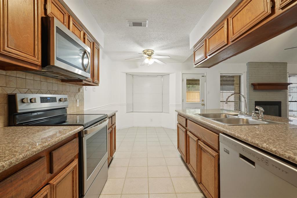 1926 Klauke Court, Rosenberg, Texas image 11