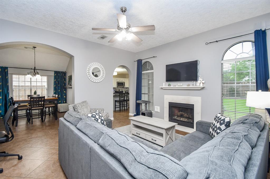 7527 Grand Terrace Court, Houston, Texas image 4