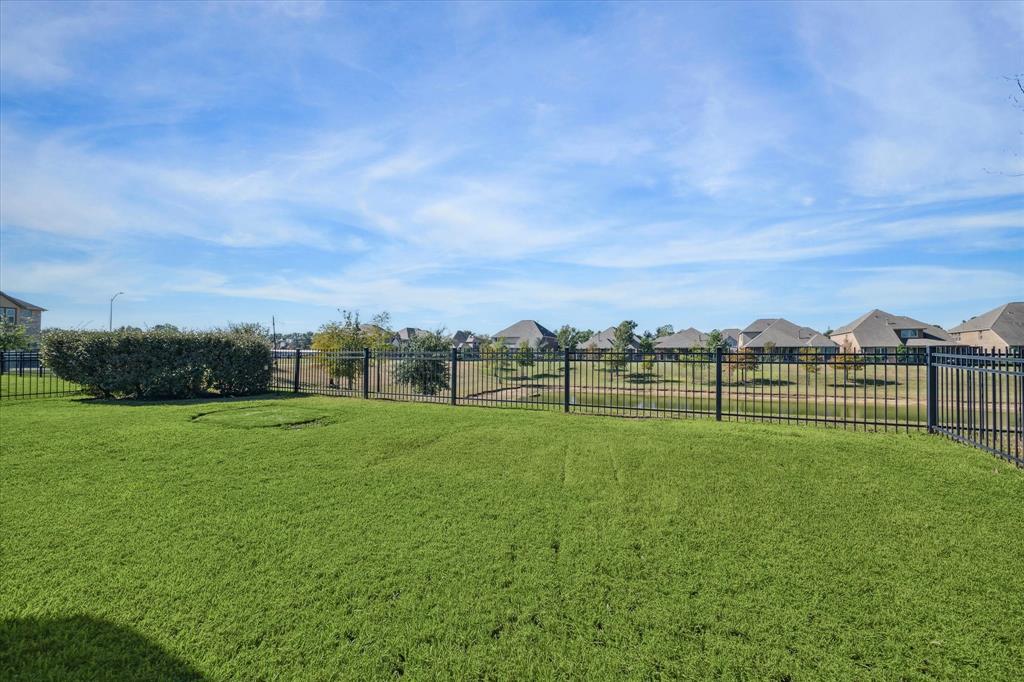 8911 Gardenia Meadow Lane, Spring, Texas image 36