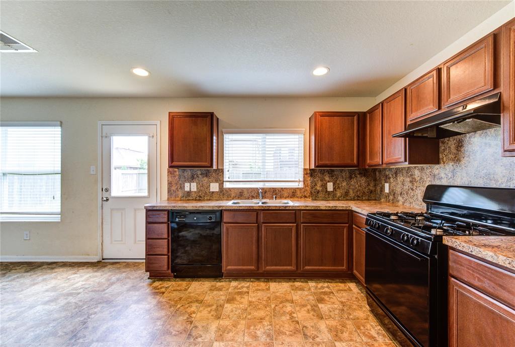 3311 Thicket Path Way, Katy, Texas image 21