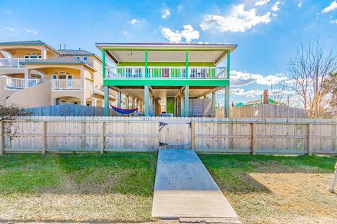 A home in San Leon