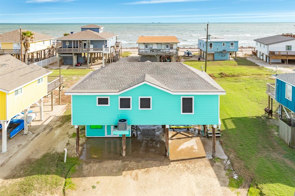 411 Seashell Drive, Surfside Beach, Texas image 1