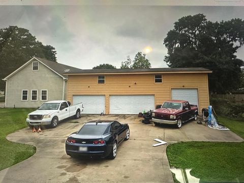 3146 W CR 510k Brazoria TX 77422