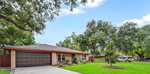 Photo of 11519 Endicott Lane, Houston, TX 77035 (MLS # 66704129)