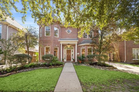 A home in West University Place